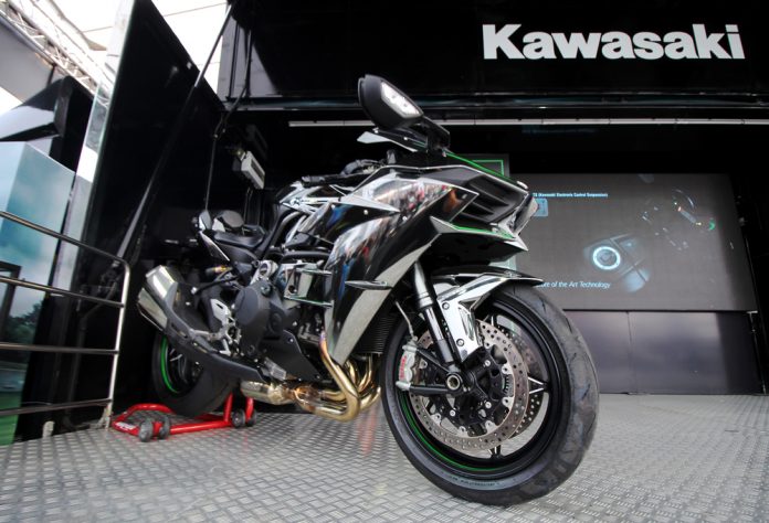 Spesifikasi Kawasaki Ninja H2R, Motor Tercepat Di Dunia!